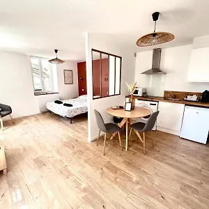  Appartement La Pepite Du Centre Historique - 7 Minutes A Pied De La Gare - 1er Etage - Netflix